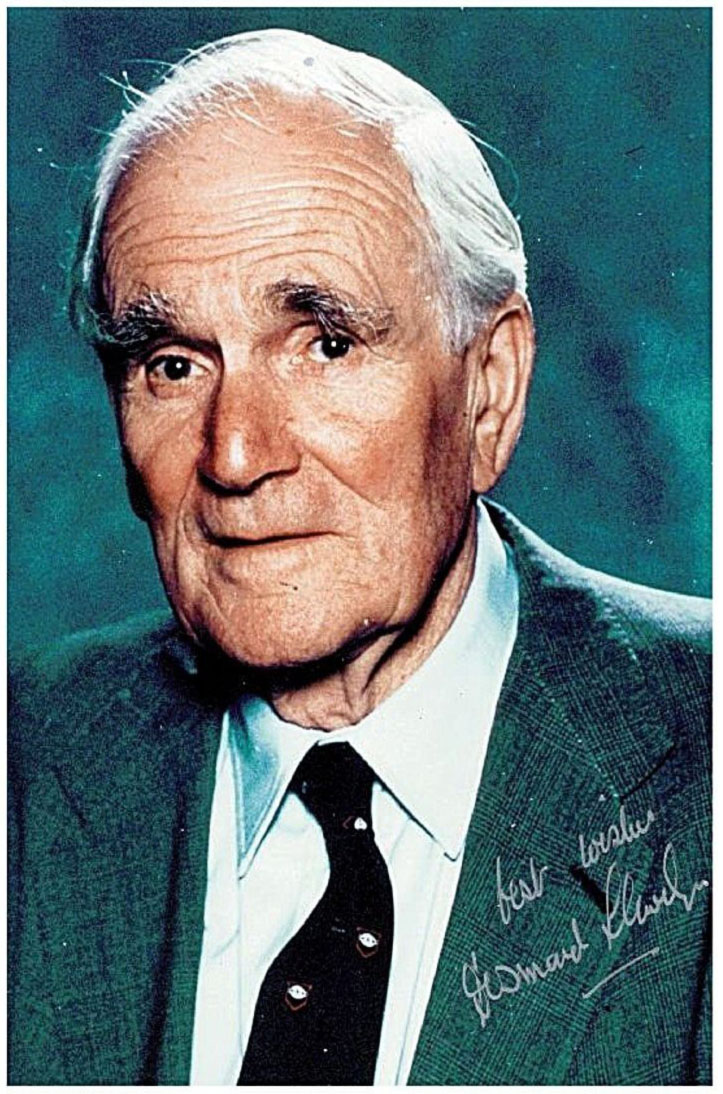 Desmond Llewelyn